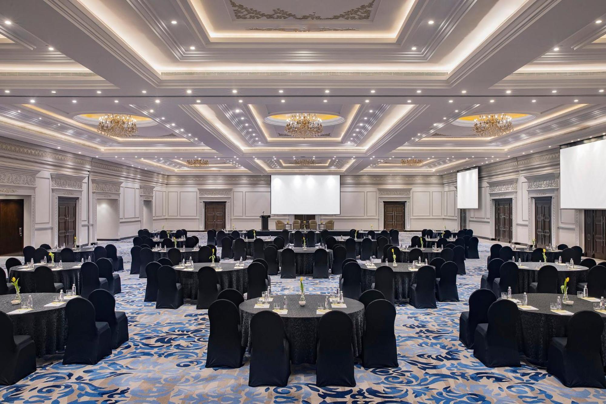 होटल Voco - Riyadh, An Ihg - فوكو الرياض, احدى مجموعة إنتركونتيننتال 5*